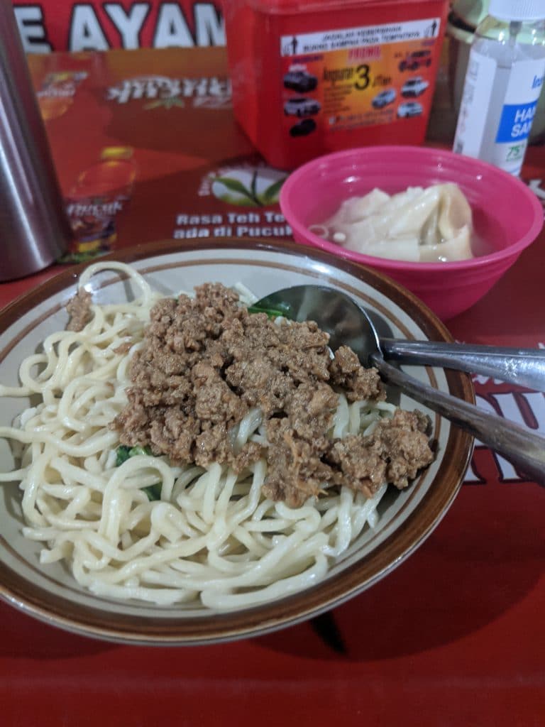 Mie Ayam Pangsit Basah