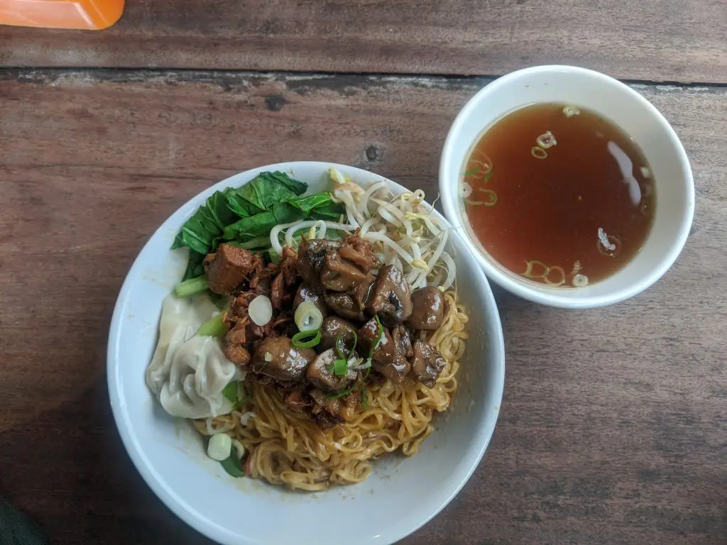 Mie Ayam Yamin Jamur Jumbo