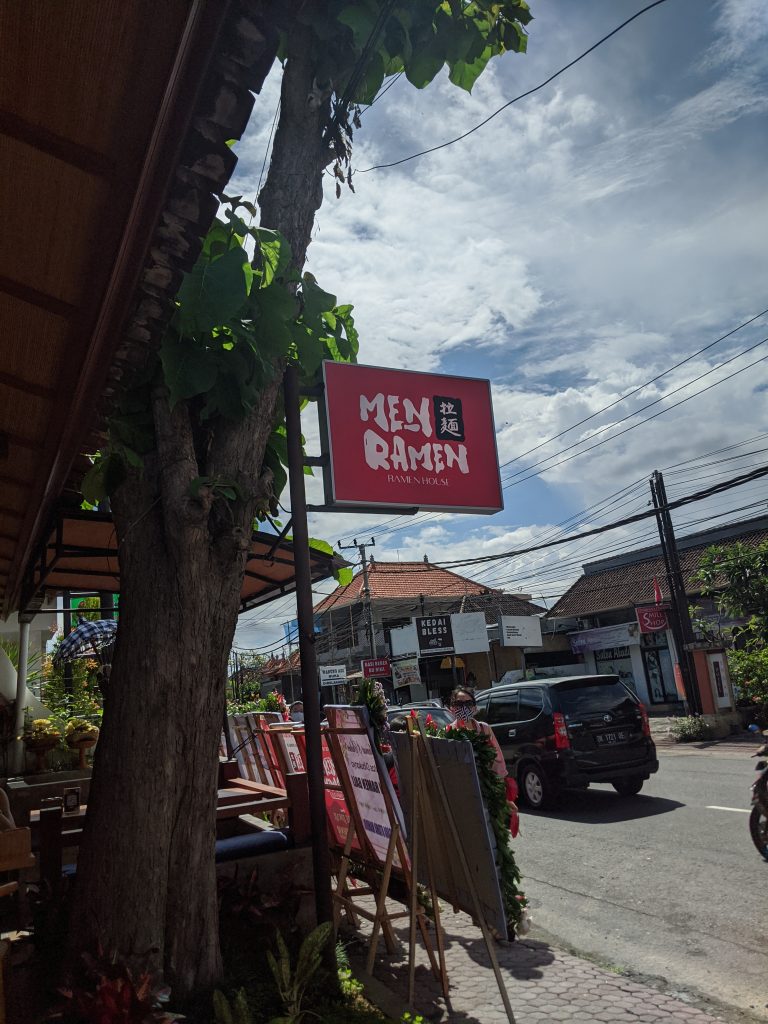 Tempat makan terdekat sanur